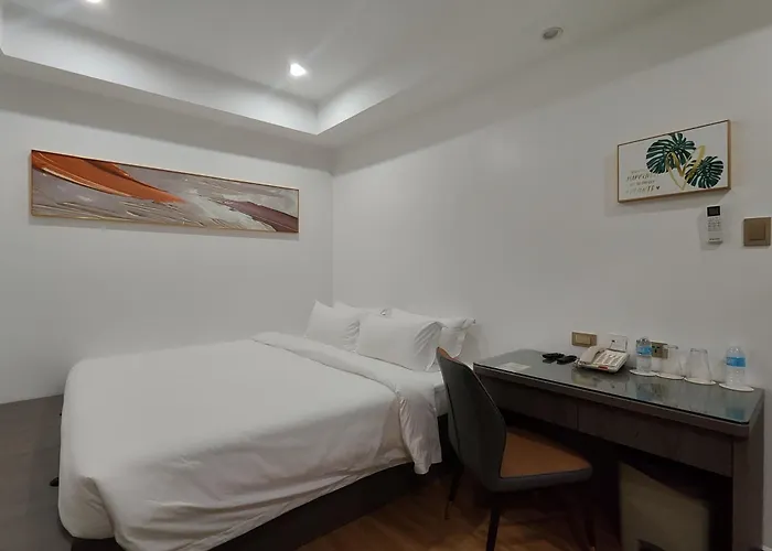 Mactan Grand Golden Near Airport Hotel 4*
