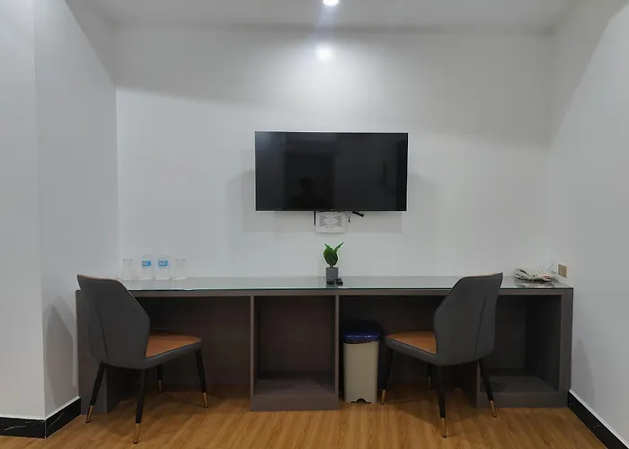 Mactan Grand Golden Near Airport Hotel