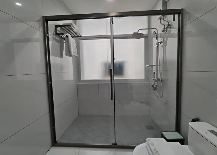 Mactan Grand Golden Near Airport Hotel
