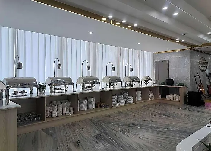 Mactan Grand Golden Near Airport Hotel 4*